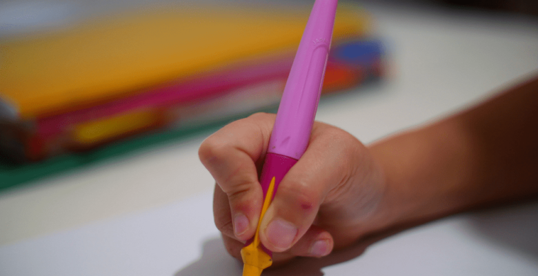 tenue de l'outil scripteur